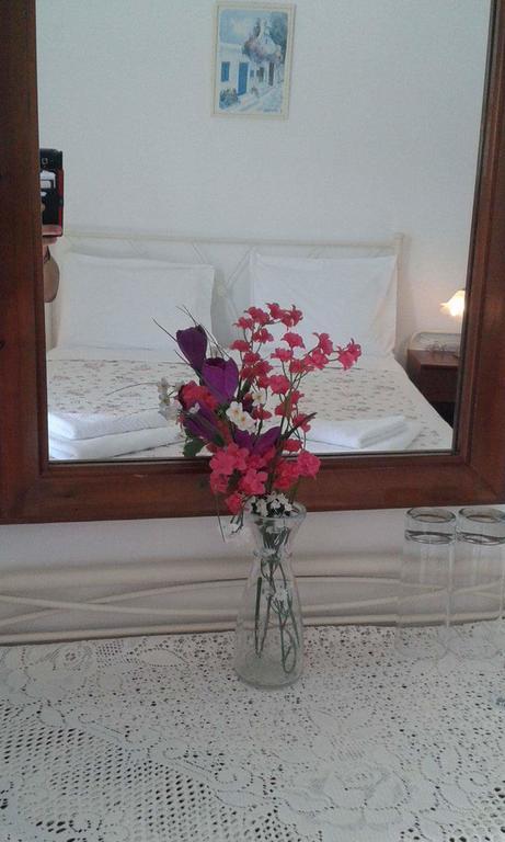 Artemis Rooms Folégandros Esterno foto