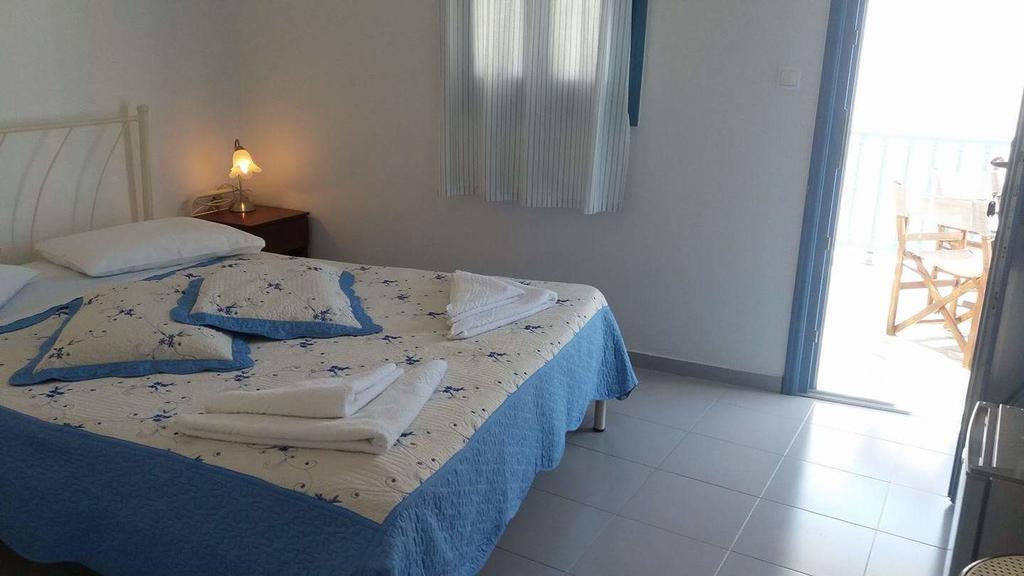 Artemis Rooms Folégandros Esterno foto