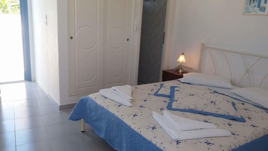 Artemis Rooms Folégandros Esterno foto