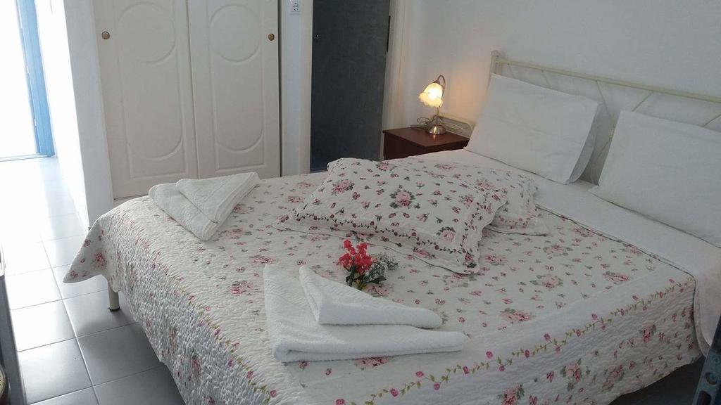 Artemis Rooms Folégandros Esterno foto